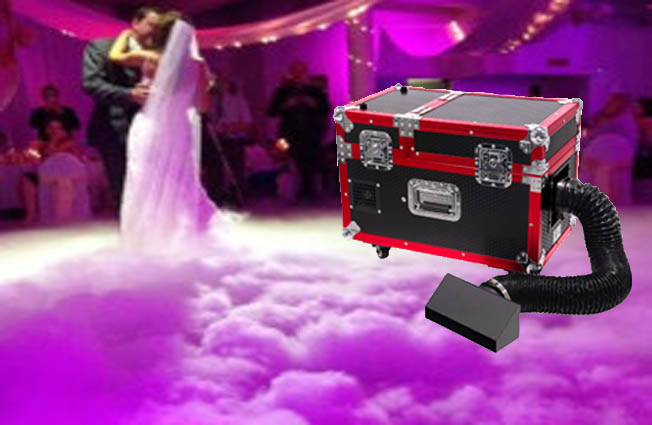 Machine à fumée lourde idéale pour votre ouverture de bal.
Danser sur un nuage effet garantit.