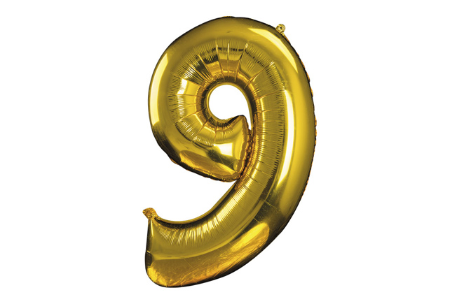 Ce ballon en forme de chiffre 9 couleur Or est l élément de décoration ballon idéal pour célébrer un anniversaire... 
gonflage à  l air ou à  l hélium
hauteur gonfler 90 cm